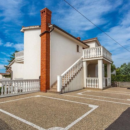 Amazing apartment in Omisalj with 2 Bedrooms&WiFi Buitenkant foto