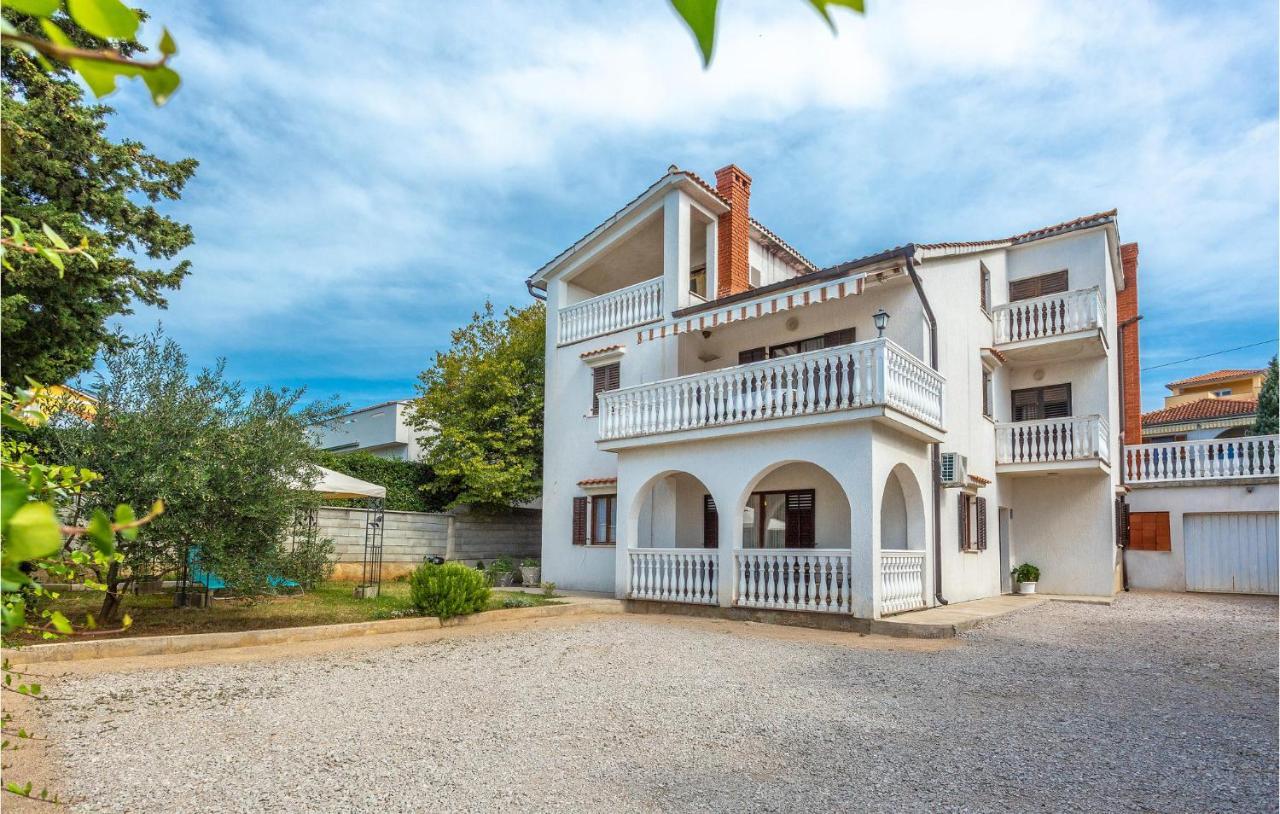 Amazing apartment in Omisalj with 2 Bedrooms&WiFi Buitenkant foto
