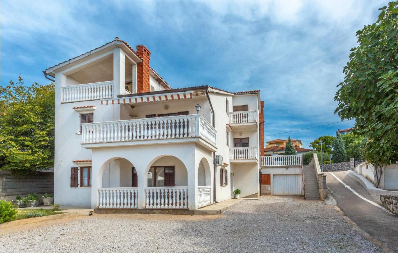 Amazing apartment in Omisalj with 2 Bedrooms&WiFi Buitenkant foto